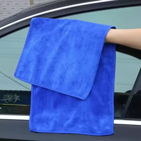 Microfiber Cleaning Car Window - Image 4